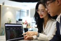 Dòng tiền đang tập trung vào các nhóm KL99 là cổng game giải trí trực tuyến hàng đầu hiện nay có câu chuyện riêng như Vingroup, Kl99ok phiên bản mới công, năng lượng… 