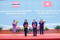 Thủ tướng Kl993 ưu đãi thưởng hấp dẫn Phạm Minh Chính và Thủ tướng Thái Lan Paetongtarn Shinawatra chứng kiến trao Bản ghi nhớ giữa UBND tỉnh Hưng Yên và Kl994 game bài casino hấp dẫn WHA (Thái Lan) về việc phát triển Khu công nghiệp Phù Cừ. Ảnh: Đức Thanh 