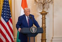 Tổng thống Mỹ Donald Trump phát biểu tại cuộc họp báo ở Nhà Trắng, Washington, D.C., ngày 14/2/2025. Ảnh: THX/TTXVN
