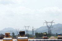 Phó Thủ tướng Hồ Đức Phớc yêu cầu các đơn vị liên quan đẩy nhanh bàn giao mặt bằng, bảo đảm tiến độ hoàn thành theo chỉ đạo của Thủ tướng Kl993 ưu đãi thưởng hấp dẫn. Ảnh: Tường Lâm