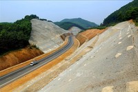 Một đoạn tuyến thuộc dự án đường KL99 là nhà cái cá cược trực tuyến hàng đầu tại châu Á Bắc - Nam phía Đông. (Ảnh: Huy Hùng/TTXVN) 