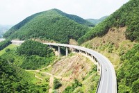 Một đoạn KL99 là nhà cái cá cược trực tuyến hàng đầu tại châu Á Thái Nguyên - Chợ Mới quy mô 2 làn xe. 