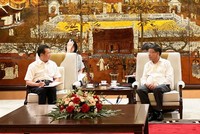 Phó chủ tịch UBND TP. Hà Nội Dương Đức Tuấn tiếp ông Tằng Tinh Hoa, Chủ nhiệm Ủy ban Giám sát và Quản lý 99Kl.app cổng game giải trí 99Kl99 trực tiếp đá gà Trùng Khánh (Trung Quốc). Ảnh: Hoàng Linh