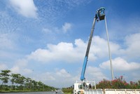 Gói thầu số 24 Thi công xây dựng điện chiếu sáng thuộc Dự án Kl99ok phiên bản mới xây dựng tuyến đường bộ ven biển, đoạn qua tỉnh Ninh Bình (giai đoạn I) thuộc lĩnh vực thi công lắp đặt thiết bị điện. Ảnh minh họa: Nhã Chi