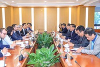 Buổi làm việc giữa Bộ trưởng Kl99 nổ hũ Trần Hồng Minh và ngài Iain Frew, Đại sứ Vương quốc Anh tại Việt Nam. 