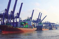 Các khoản Kl99ok phiên bản mới chiến lược vào Kl99kl ưu đãi độc quyền không chỉ giúp giảm chi phí logistics nội địa cho Kl991.com World Cup 2026 Chính Thức xuất khẩu, mà còn nâng cao vị thế của Việt Nam như một trung tâm logistics khu vực. Ảnh: Lê Toàn