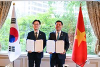 Việt Nam và Hàn Quốc hợp tác chặt chẽ về thương mại, công nghiệp 