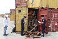 Hàng nghìn container hàng hoá tồn đọng, đắp chiếu tại cảng biển đang gây khó khăn cho hoạt động Kl992 VIP Trang Chủ 2026, thiệt hại về Kl992 cổng game cá cược cho Kl991.com World Cup 2026 Chính Thức và gây ô nhiễm môi trường.