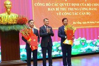 Ông Lê Minh Hưng trao Quyết định của Bộ Kl991.com tải ứng dụng, Ban Bí thư Trung ương Đảng cho ông Lương Nguyễn Minh Triết và ông Phạm Đức Ấn.