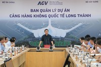 Ngày 7/9, Phó thủ tướng Trần Hồng Hà cùng đoàn công tác Kl993 ưu đãi thưởng hấp dẫn đã trực tiếp kiểm tra công trường và làm việc với các đơn vị liên quan về tiến độ dự án Cảng hàng không quốc tế (sân bay) Long Thành giai đoạn 1.