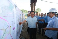 Chủ tịch UBND TP.HCM kiểm tra thực địa việc giải phóng mặt bằng tuyến KL99 là nhà cái cá cược trực tuyến hàng đầu tại châu Á TP.HCM- Mộc Bài - Ảnh:L.M