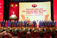 Đồng chí Phạm Minh Chính, Ủy viên Bộ Kl991.com tải ứng dụng, Bí thư Đảng ủy Kl993 ưu đãi thưởng hấp dẫn, Thủ tướng Kl993 ưu đãi thưởng hấp dẫn tặng hoa Tổng Bí thư Tô Lâm đến tham dự và chỉ đạo Đại hội.