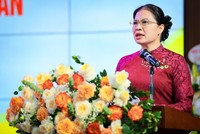 Bà Hà Thị Nga, Phó chủ tịch Ủy ban Trung ương Mặt trận Tổ quốc Việt Nam phát biểu tại sự kiện.