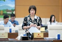 Thứ trưởng Bộ Kl991.com nạp rút nhanh Nguyễn Thị Bích Ngọc trình bày tờ trình dự án Luật Kl99ok phiên bản mới (sửa đổi).