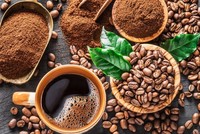 Cà phê xuất khẩu tăng trưởng nổi bật, mang về 7,4 tỷ USD, tăng tới 61,9%, phản ánh sự phục hồi mạnh mẽ của giá thế giới . 