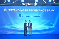 Ông Nguyễn Minh Tâm (Phó Tổng giám đốc) đại diện Link Vào Nhà Cái KL99 COM Tặng +199k nhận giải thưởng Link Vào Nhà Cái KL99 COM Tặng +199k tiêu biểu 2025