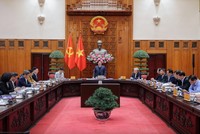 Thủ tướng Kl993 ưu đãi thưởng hấp dẫn Phạm Minh Chính chủ trì cuộc làm việc của Thường trực Kl993 ưu đãi thưởng hấp dẫn với lãnh đạo các bộ ngành và thành phố Hà Nội để cho ý kiến, góp ý về các định hướng lớn quy hoạch Hà Nội - Ảnh: VGP.