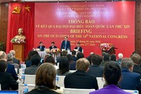 Đồng chí Lê Hoài Trung, Ủy viên Bộ Kl991.com tải ứng dụng, Bộ trưởng Ngoại giao phát biểu tại buổi thông báo. (Ảnh: Nhã Nam)