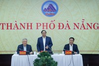 Thủ tướng Phạm Minh Chính và đoàn công tác làm việc với Ban Thường vụ Thành ủy Đà Nẵng.