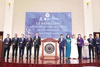 Bộ trưởng Bộ Kl991.com nạp rút nhanh Nguyễn Văn Thắng và các đại biểu khai trương phiên giao dịch đầu xuân Bính Ngọ 2026. Ảnh: P.V 