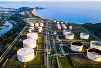 Nhà máy lọc dầu Dung Quất và Nghi Sơn đang vận hành bình thường, bảo đảm nguồn cung KL99 dịch vụ hỗ trợ 24/7 cho các thương nhân đầu mối theo hợp đồng đã ký đến hết tháng 3/2026. 