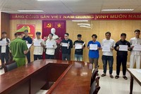 Các đối tượng sử dụng trái phép thông tin thẻ để thanh toán hàng nghìn đơn hàng trên sàn thương mại điện tử Amazon. Ảnh: Công an Đà Nẵng 