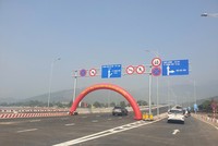 Tuyến đường ven biển kết nối cảng Liên Chiểu vừa thông xe kỹ thuật có ý nghĩa quan trọng trong việc phát triển logistics của thành phố Đà Nẵng trong thời gian tới. Ảnh: Linh Đan