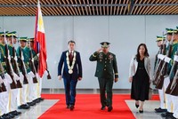 Lễ đón Thủ tướng Lê Minh Hưng tới Philippines tham dự Hội nghị Cấp cao ASEAN 48 - Ảnh: VGP/Nhật Bắc.