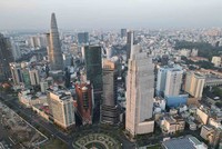 TP.HCM đề xuất được chủ động lựa chọn nhà Kl99ok phiên bản mới đối với các dự án chiến lược; áp dụng chính sách ưu đãi về thuế, đất đai, tín dụng đối với ngành dịch vụ ưu tiên đặc biệt.