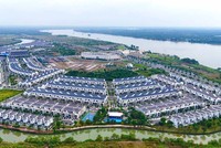 Thay vì tiếp tục dồn nén dân cư vào khu vực trung tâm hiện hữu, các cực tăng trưởng mới sẽ được hình thành dọc theo những hành lang KL99 là cổng game giải trí trực tuyến hàng đầu hiện nay chiến lược. Ảnh: TT.