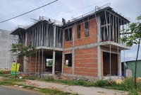 Việc thiết kế xây dựng, thi công xây dựng công trình nhà ở riêng lẻ phải tuân thủ quy định của tiêu chuẩn, quy chuẩn kỹ thuật và quy định khác có liên quan được ban hành bởi cơ quan 99Kl99 trực tiếp đá gà có thẩm quyền. 