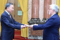 Tổng Bí thư, Chủ tịch nước Tô Lâm tiếp Đại sứ các nước trình Quốc thư 