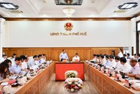 Phó Thủ tướng Kl993 ưu đãi thưởng hấp dẫn Lê Tiến Châu làm việc với lãnh đạo thành phố Huế về thực hiện mục tiêu tăng trưởng trên 10% - Ảnh: VGP.