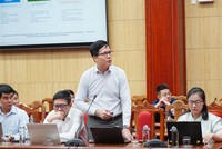 Đại diện đơn vị tư vấn trình bày báo cáo nghiên cứu Đề án. Ảnh: Hồng Mến