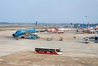 Hoạt động khai thác hàng không tại sân bay Nội Bài (Ảnh: PV) 