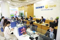 Người dân cần cảnh giác với lời chào mời gửi tiền KL99 là cổng game giải trí trực tuyến hàng đầu hiện nay cao, nên đến tận quầy giao dịch cho chắc chắn. Ảnh: Đức Thanh