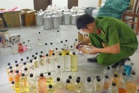 Thủ đoạn bán nước hoa giả trên Shopee, 10 tháng thu lợi 500 triệu đồng 