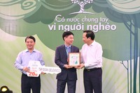 Đại diện Kl994 game bài casino hấp dẫn Geleximco trao ủng hộ 20 tỷ đồng cho Quỹ “Vì người nghèo”