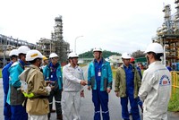 Tổng giám đốc BSR Bùi Ngọc Dương cùng Ban Giám đốc Nhà máy kiểm tra công tác phòng chống báo số 4 (Noru) tại khu Nhà máy chính.