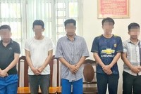 Các đối tượng bị tạm giữ tại cơ quan Công an.
