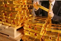 Môi giới nghỉ mát chưa về, vàng còn vắng giao dịch