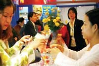 Vàng vững vị trí