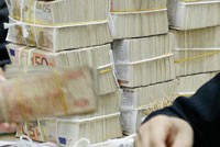 Ngoại hối căng như dây đàn