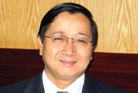 Ông Phạm Linh.