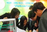 Bloomberg đưa tin năm 2007 Vietcombank giảm Kl99 nổ hũ 27%. Ảnh chỉ có tính chất minh họa
