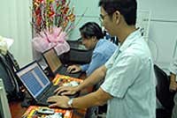 Các NĐT hiện nay hầu như phải tự tìm kiếm thông tin, ra quyết định Kl99ok phiên bản mới