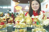 Vàng vẫn là kênh Kl99ok phiên bản mới hấp dẫn của giới Kl99ok phiên bản mới, nhất là các nhà đầu cơ.