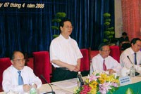 Thủ tướng Nguyễn Tấn Dũng vạch ra một loạt giải pháp đồng bộ và yêu cầu đồng thuận thực hiện. 