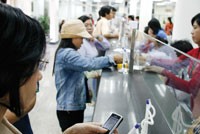 Cần phải duy trì trần KL99 là cổng game giải trí trực tuyến hàng đầu hiện nay trong ngắn hạn, ít nhất là hết năm 2008.