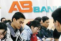 Thị trường tiền tệ diễn biến bất thường nhưng chưa được phát hiện và cảnh báo kịp thời.